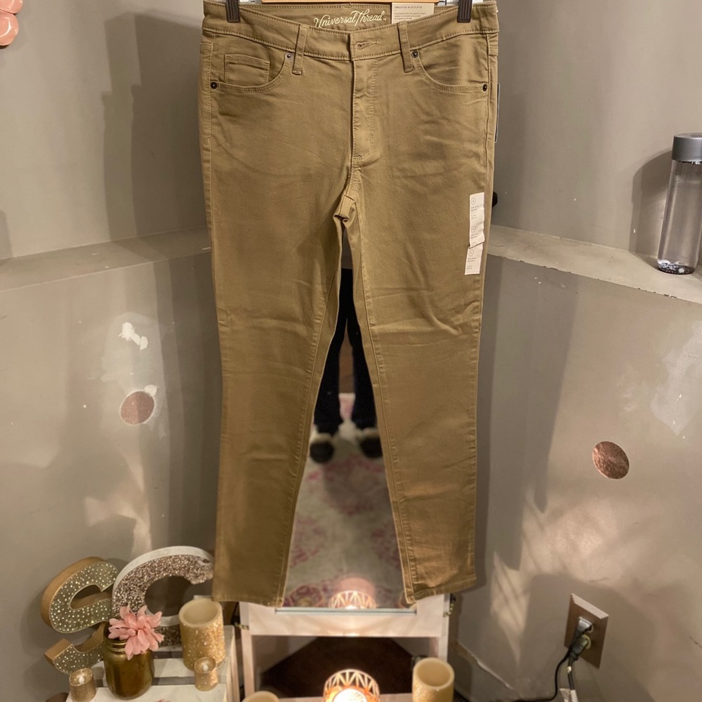 Kaki pants